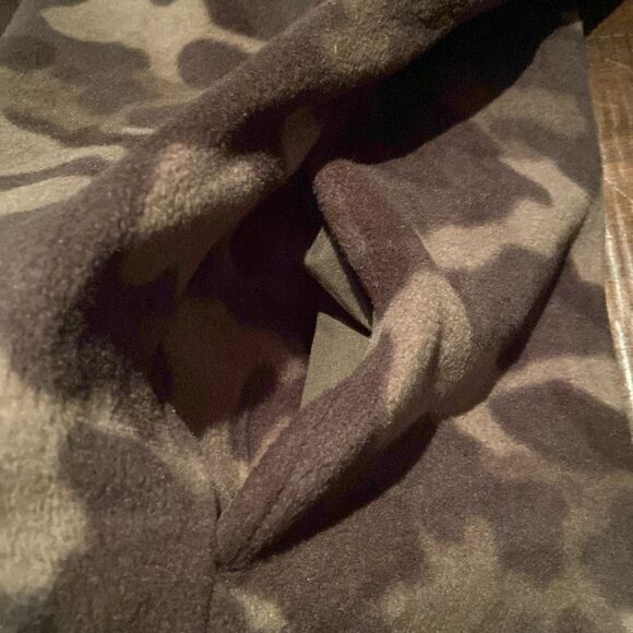 Cuddle Duds fleece wear with stretch Camouflage Button-Up Jacket Large - Picture 8 of 11